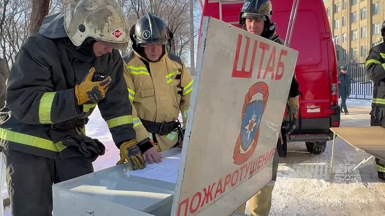 Пожар потушен, студенты спасены - учения прошли в биробиджанском колледже