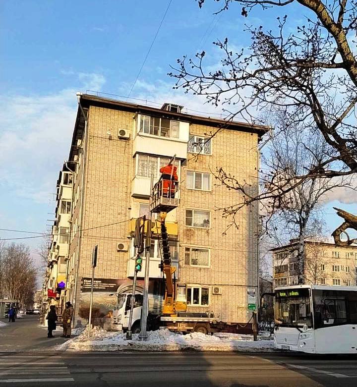 В Биробиджане обновляют светофоры В Биробиджане обновляют светофоры