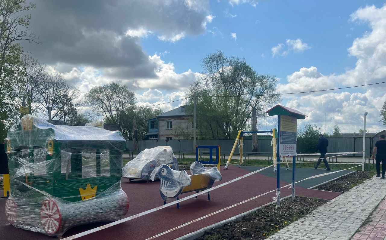 В Еврейской автономной области 2025 год стал рекордным по объему работ, направленных на развитие инфраструктуры: благоустройство, модернизацию жилищно-коммунального хозяйства и капитальный ремонт дорожной сети В Еврейской автономной области 2025 год стал рекордным по объему работ, направленных на развитие инфраструктуры: благоустройство, модернизацию жилищно-коммунального хозяйства и капитальный ремонт дорожной сети