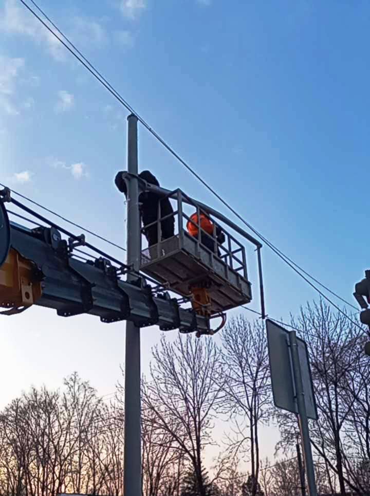 В Биробиджане обновляют светофоры В Биробиджане обновляют светофоры