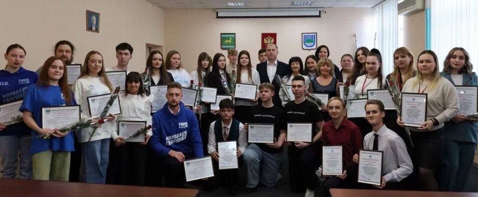 В мэрии Биробиджана чествовали волонтёров