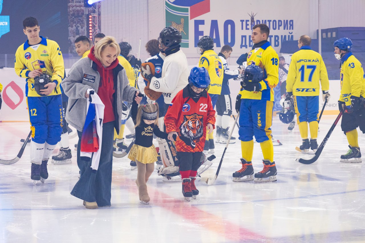 XXV Кубок губернатора ЕАО по хоккею с мячом торжественно открыт в Биробиджане XXV Кубок губернатора ЕАО по хоккею с мячом торжественно открыт в Биробиджане