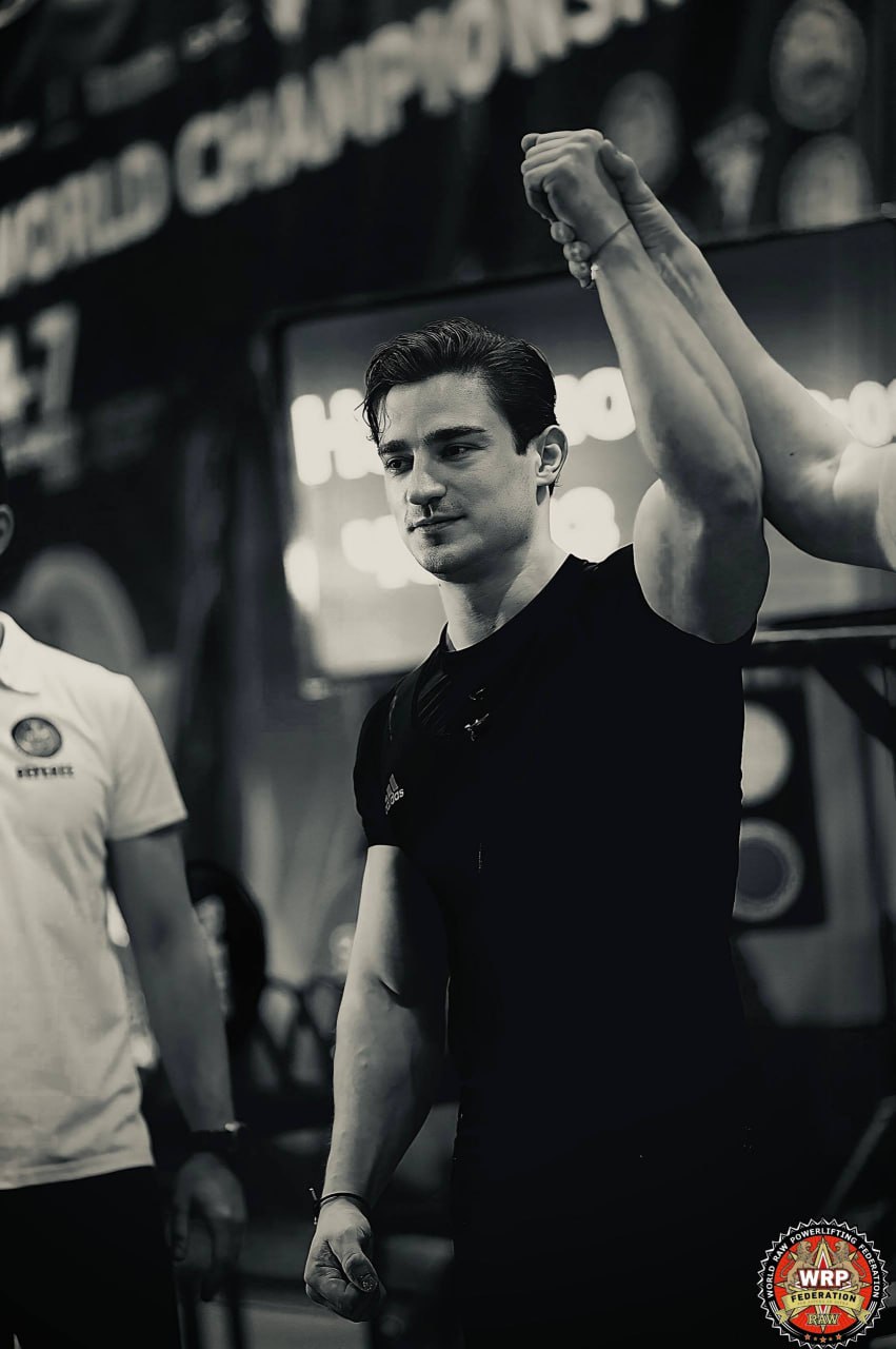 Биробиджанец Никита Шаламов установил 10 мировых рекордов на чемпионате мира по пауэрлифтингу Биробиджанец Никита Шаламов установил 10 мировых рекордов на чемпионате мира по пауэрлифтингу