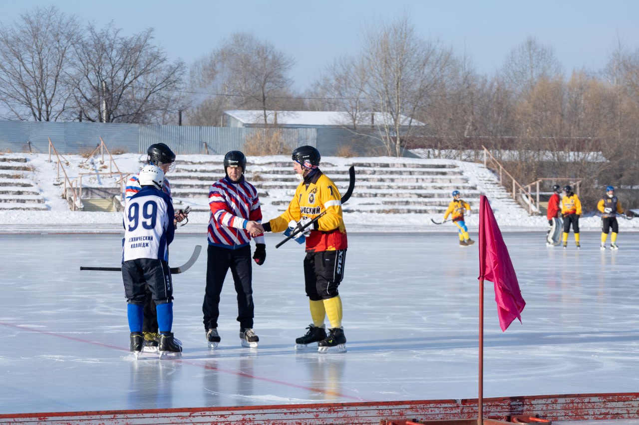 XXV Кубок губернатора ЕАО по хоккею с мячом торжественно открыт в Биробиджане XXV Кубок губернатора ЕАО по хоккею с мячом торжественно открыт в Биробиджане