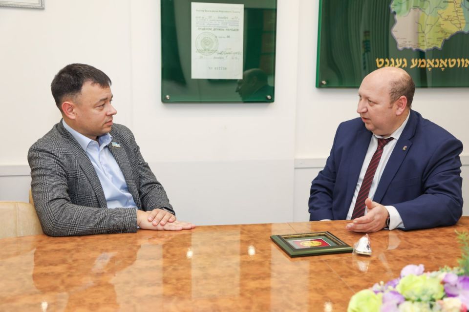 На этой неделе встретился с интереснейшим человеком и коллегой по законотворческой работе — депутатом Государственного Собрания Республики Саха (Якутия) Иваном Луцканом