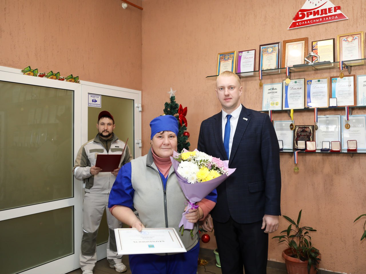 Депутаты парламента ЕАО поздравили «Бридер» с юбилеем Депутаты парламента ЕАО поздравили «Бридер» с юбилеем