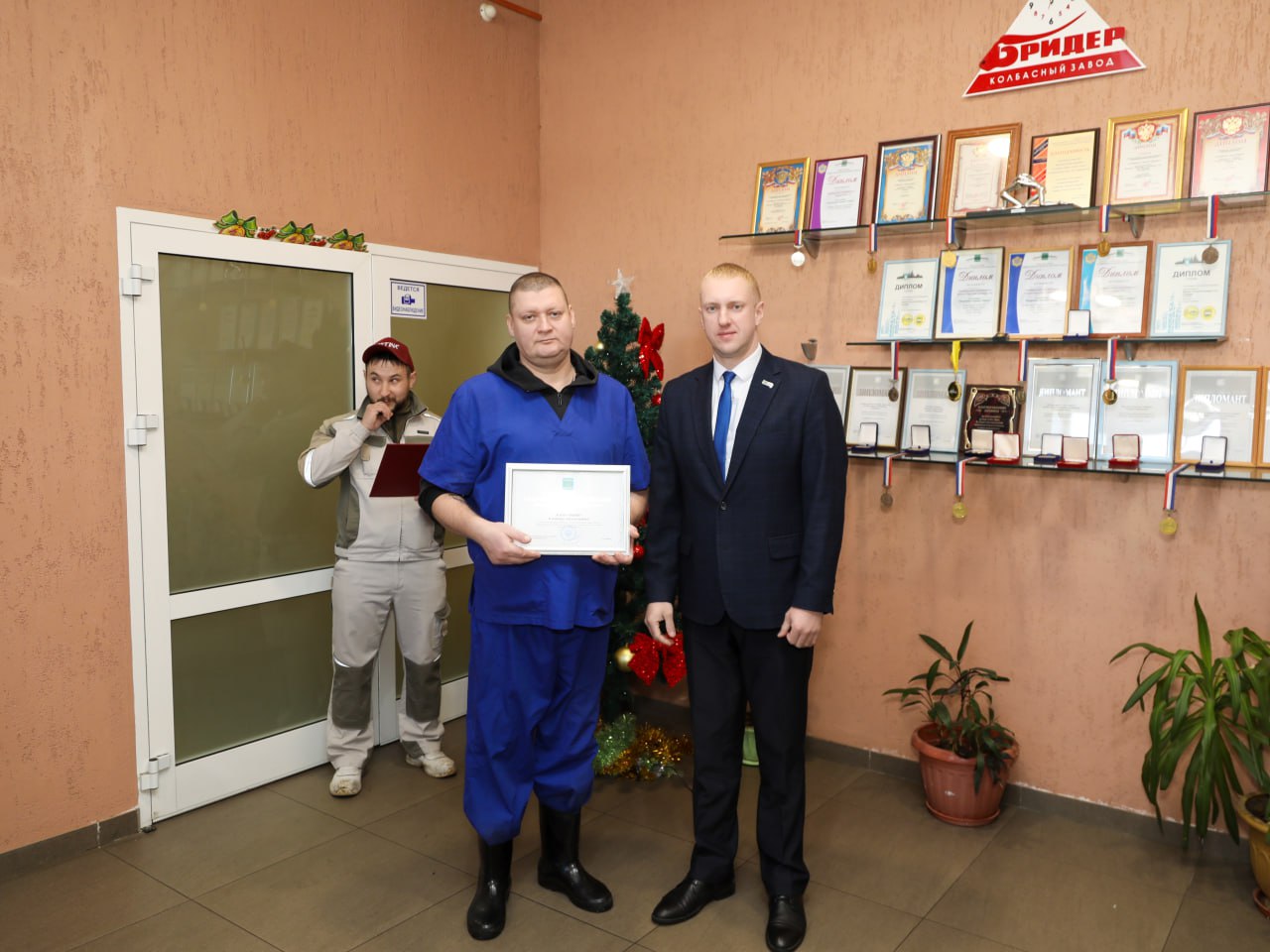 Депутаты парламента ЕАО поздравили «Бридер» с юбилеем Депутаты парламента ЕАО поздравили «Бридер» с юбилеем