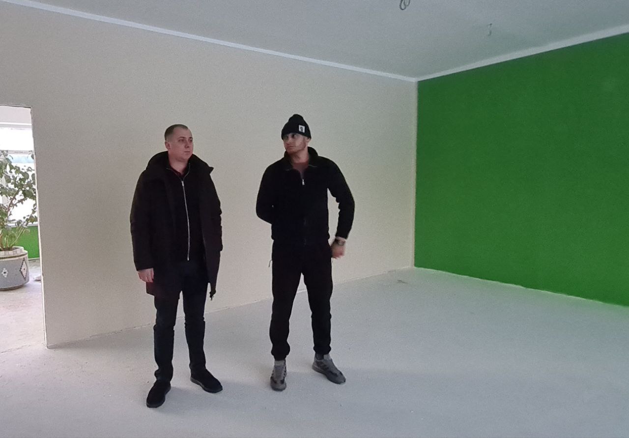 В биробиджанском лицее № 23 продолжаются штукатурно-малярные работы В биробиджанском лицее № 23 продолжаются штукатурно-малярные работы