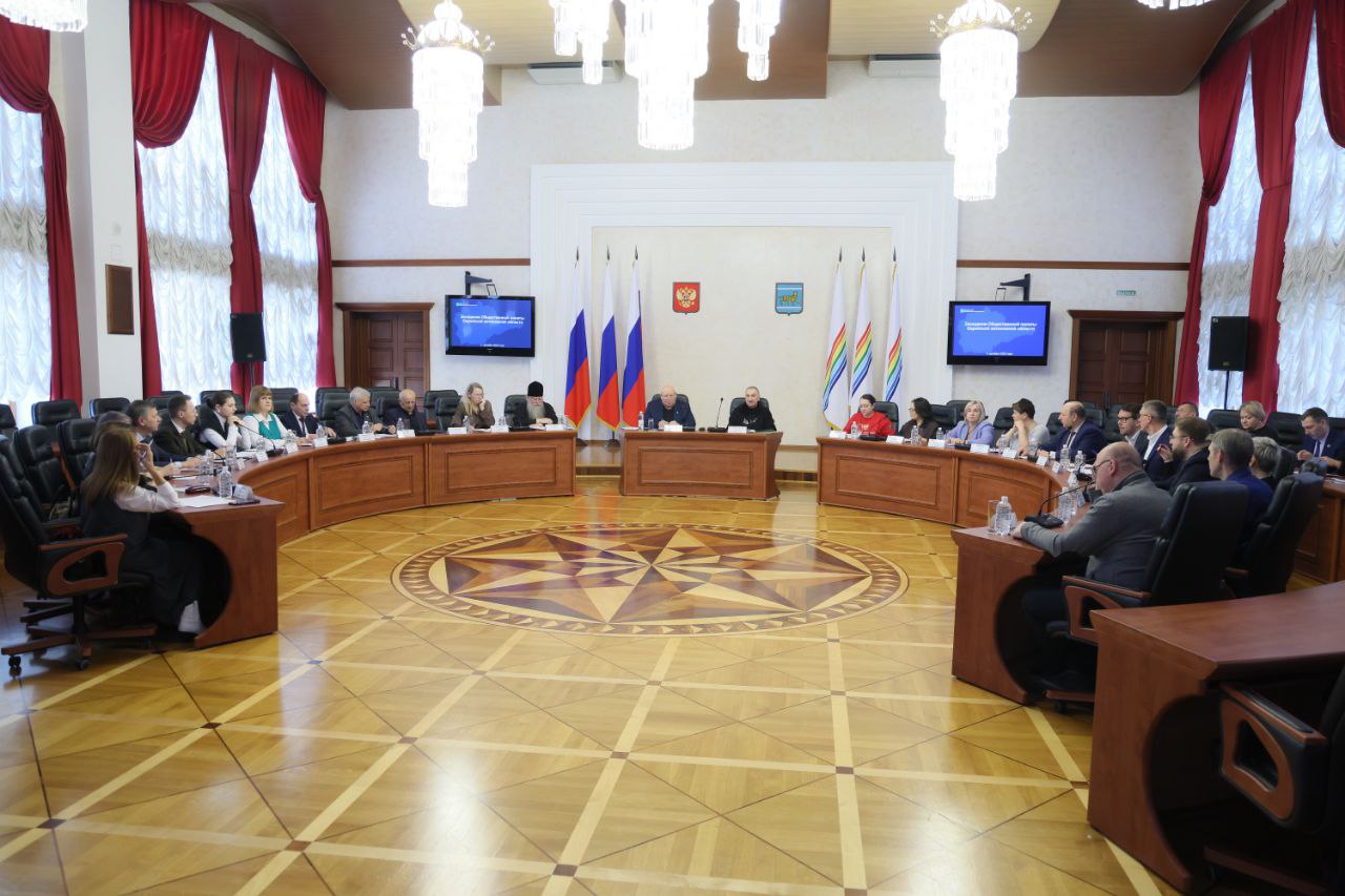 Анатолий Тихомиров: «Будем работать над совершенствованием нашей малой Родины во всех сферах и помогать жителям области»