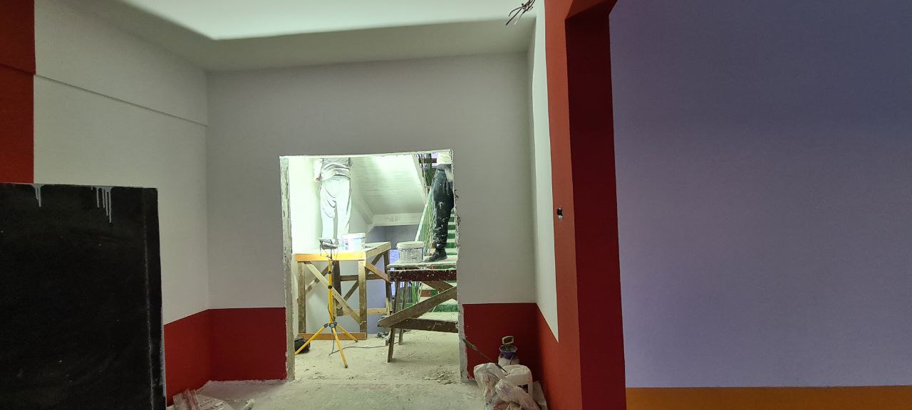 В биробиджанском лицее № 23 продолжаются штукатурно-малярные работы В биробиджанском лицее № 23 продолжаются штукатурно-малярные работы