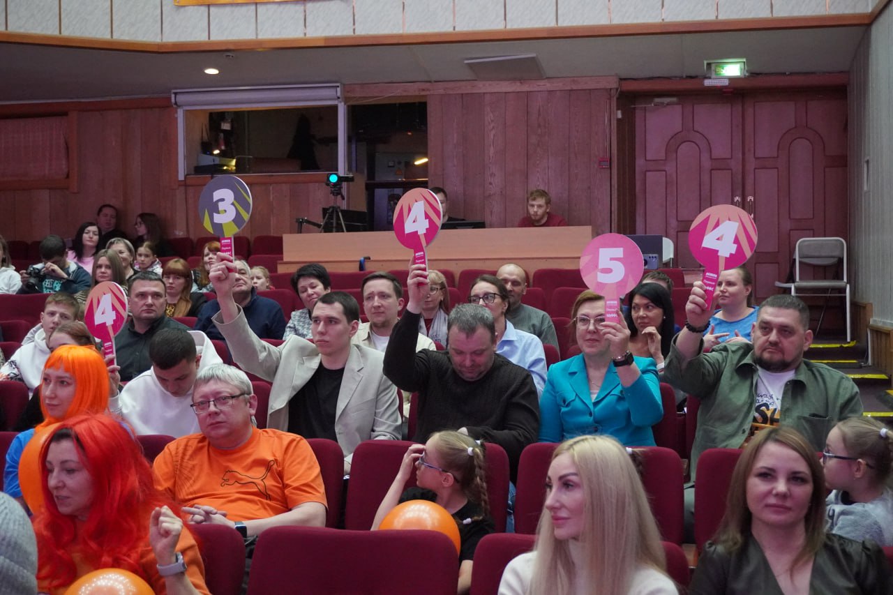 14 декабря в Биробиджанской областной филармонии царил смех и молодой задор 14 декабря в Биробиджанской областной филармонии царил смех и молодой задор