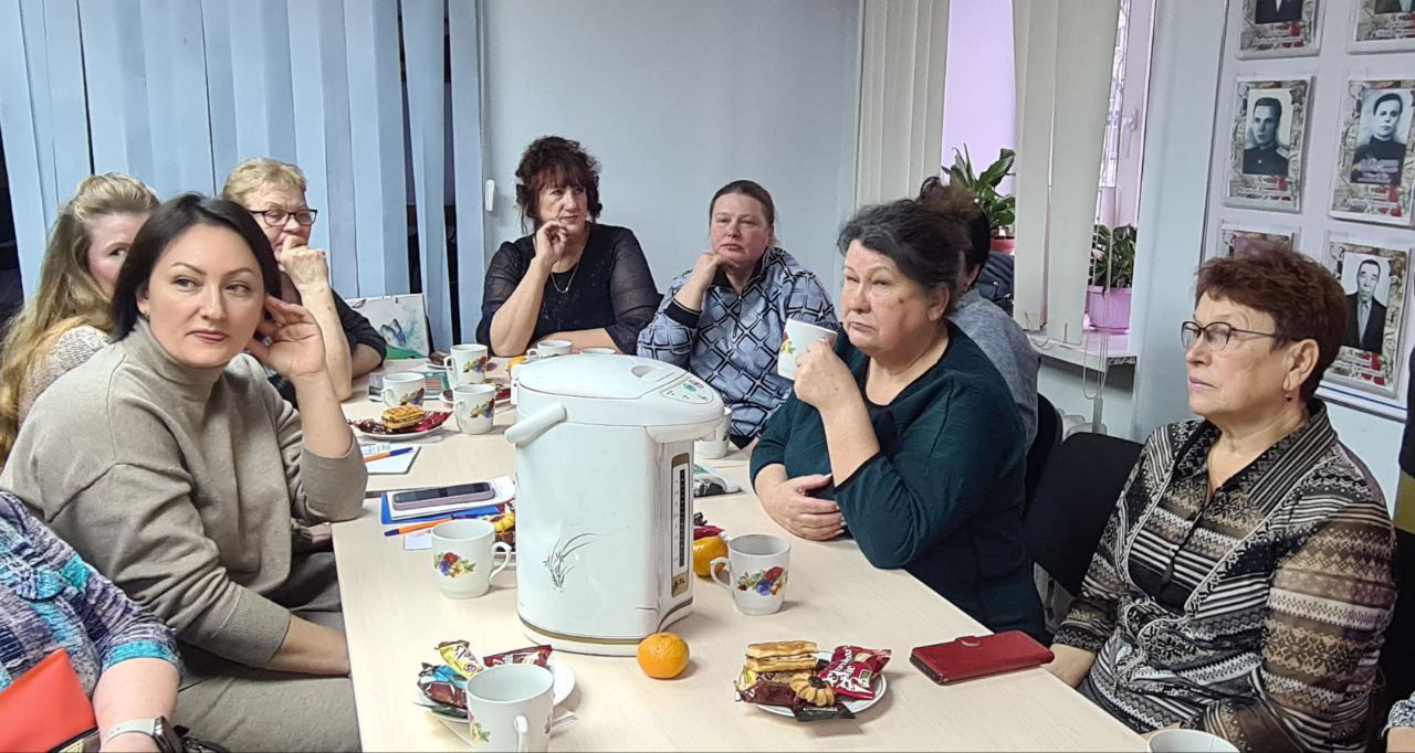 С активистами ТОС встретился мэр Биробиджана Алексей Кузьмин С активистами ТОС встретился мэр Биробиджана Алексей Кузьмин