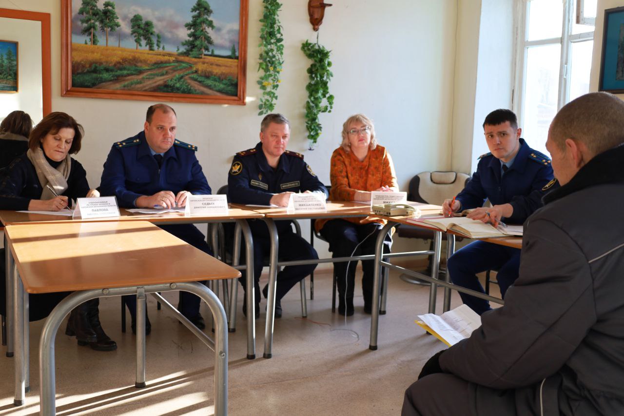 Прокурор области Дмитрий Седых провел проверку в ФКУ «Исправительная колония № 10» УФСИН России по ЕАО Прокурор области Дмитрий Седых провел проверку в ФКУ «Исправительная колония № 10» УФСИН России по ЕАО