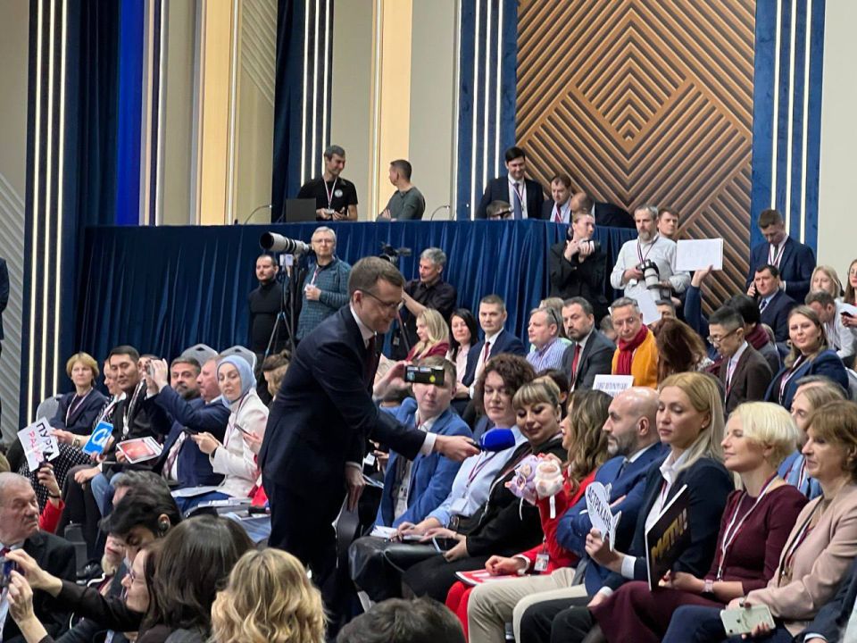 Программа «Итоги года» с Владимиром Путиным стартовала с неформального общения журналистов