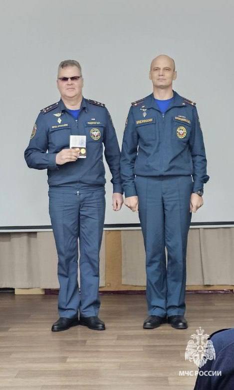 на календаре - пятница, в нашем коллективе - самое время для наград на календаре - пятница, в нашем коллективе - самое время для наград