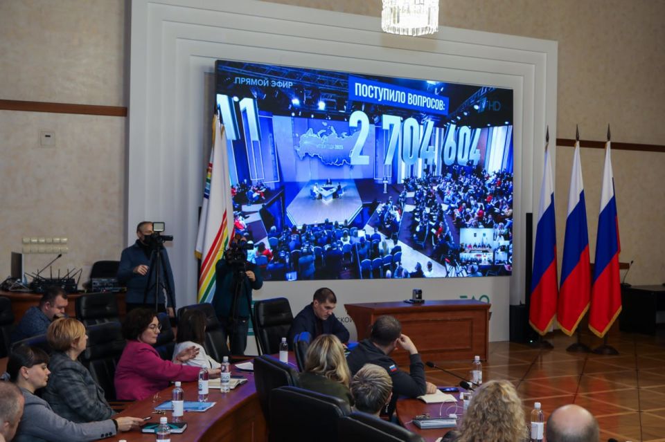 Отвечая на вопросы в ходе прямой линии, Владимир Владимирович Путин затронул тему 2026 года – Года единения народов, объявленного указом Президента