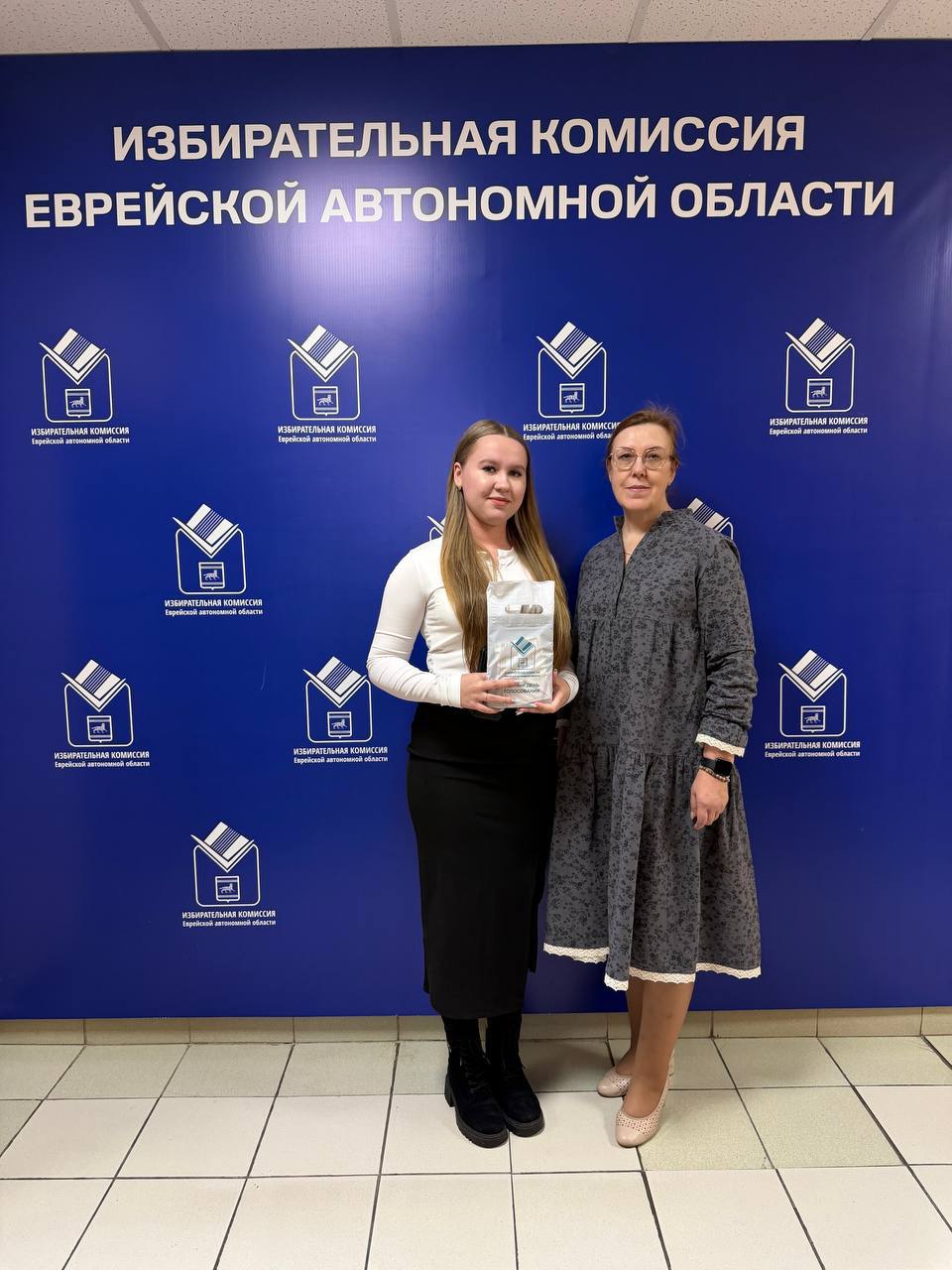 Самая приятная часть любой викторины — видеть счастливые глаза победителей и вручать им награды Самая приятная часть любой викторины — видеть счастливые глаза победителей и вручать им награды