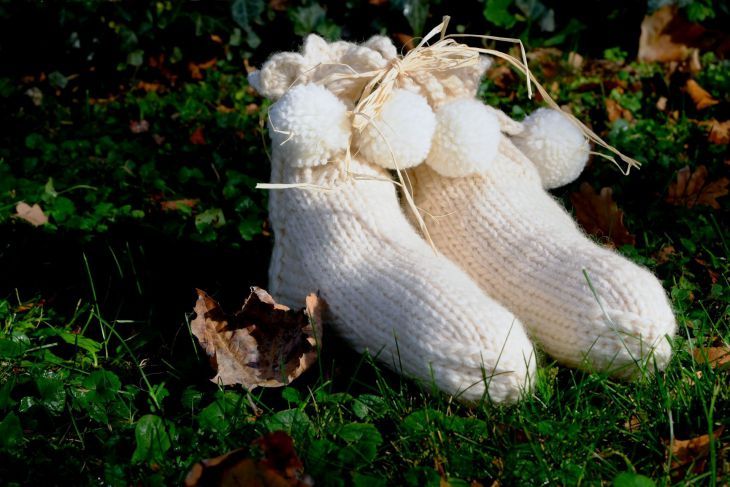 Как отстирать белые носки: 4 способа отбелить вещь