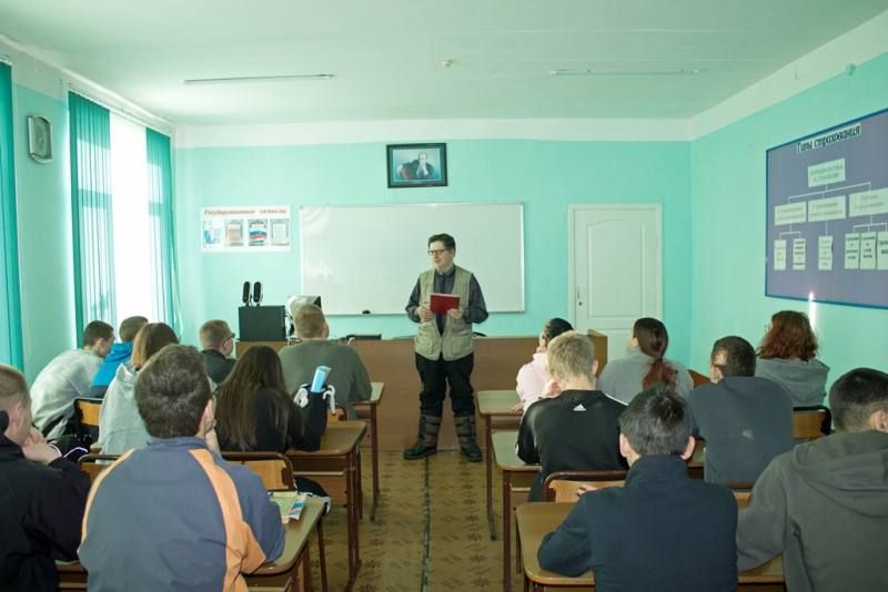 Встреча с будущим: Общественный совет при районном отделе полиции и прокуратура Ленинского района провели профилактическую беседу со студентами сельхозтехникума