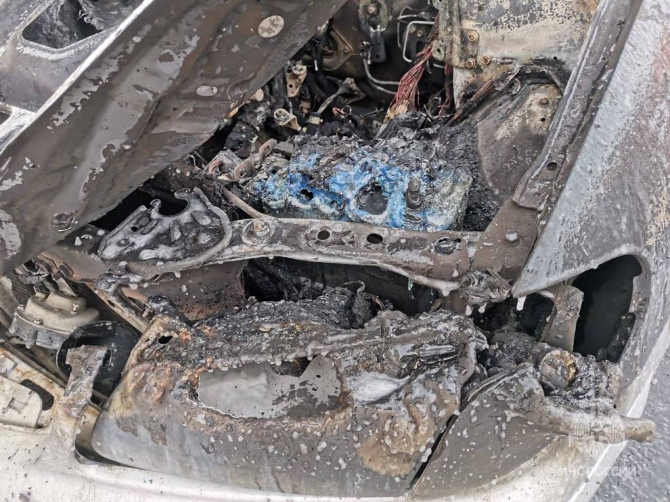 Машина загорелась во дворе многоквартирного дома в ЕАО