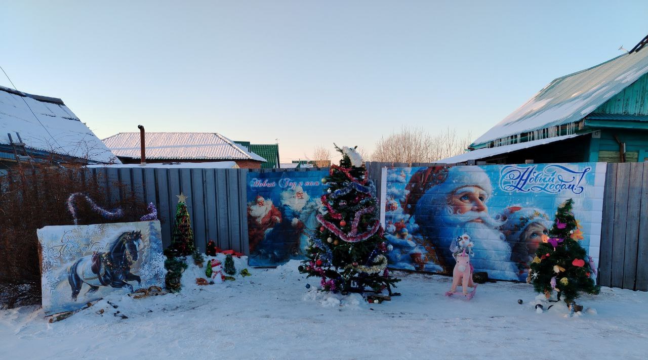 В Биробиджане проходит ежегодный конкурс «Елка нашего двора» (0+) В Биробиджане проходит ежегодный конкурс «Елка нашего двора» (0+)