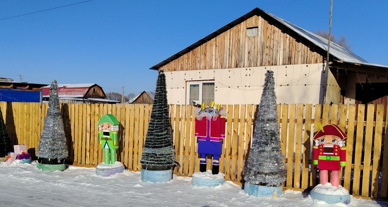 В Биробиджане проходит ежегодный конкурс «Елка нашего двора» (0+) В Биробиджане проходит ежегодный конкурс «Елка нашего двора» (0+)