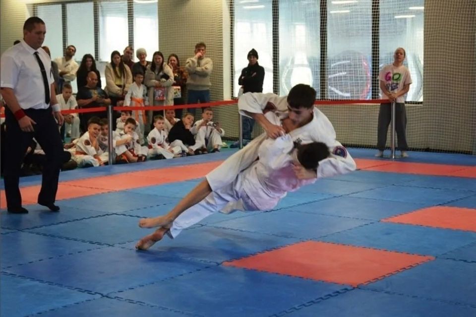 ����� ����� ������ ������� ������� � ��������� ���������� ������� �� ����-������