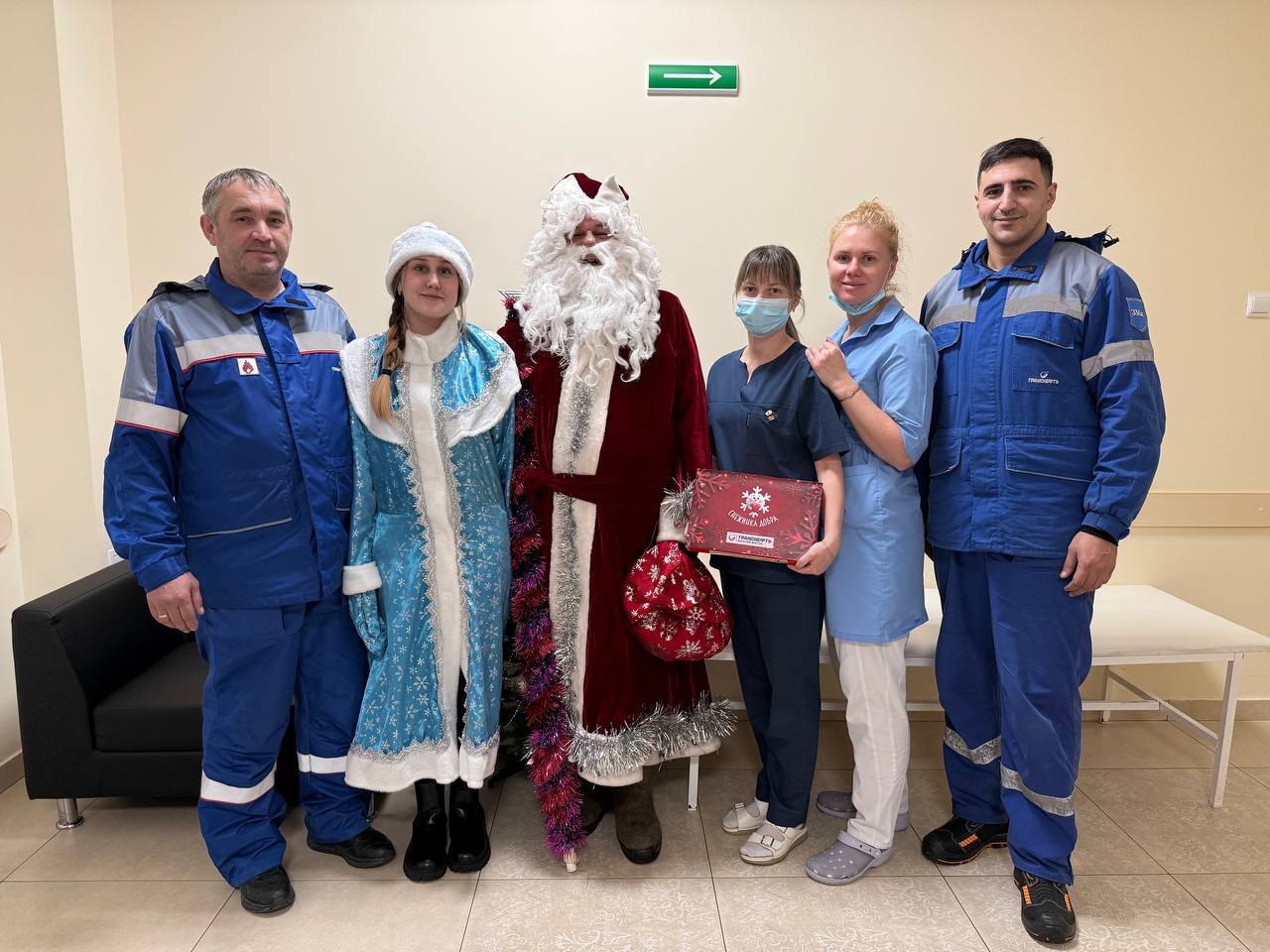 Акция «Снежинка добра» посетила областную больницу в Биробиджане Акция «Снежинка добра» посетила областную больницу в Биробиджане