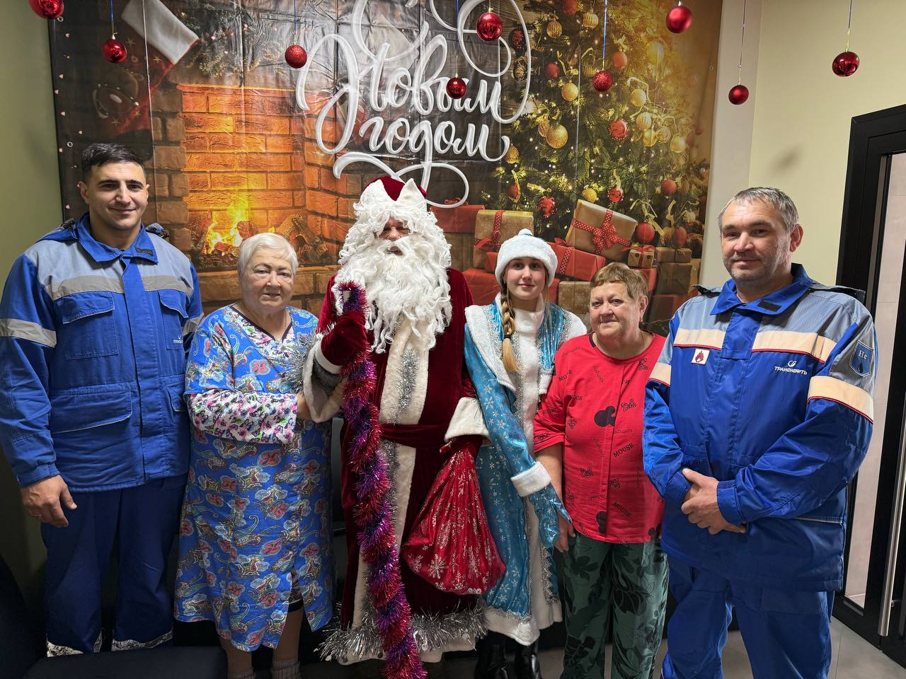 Акция «Снежинка добра» посетила областную больницу в Биробиджане Акция «Снежинка добра» посетила областную больницу в Биробиджане