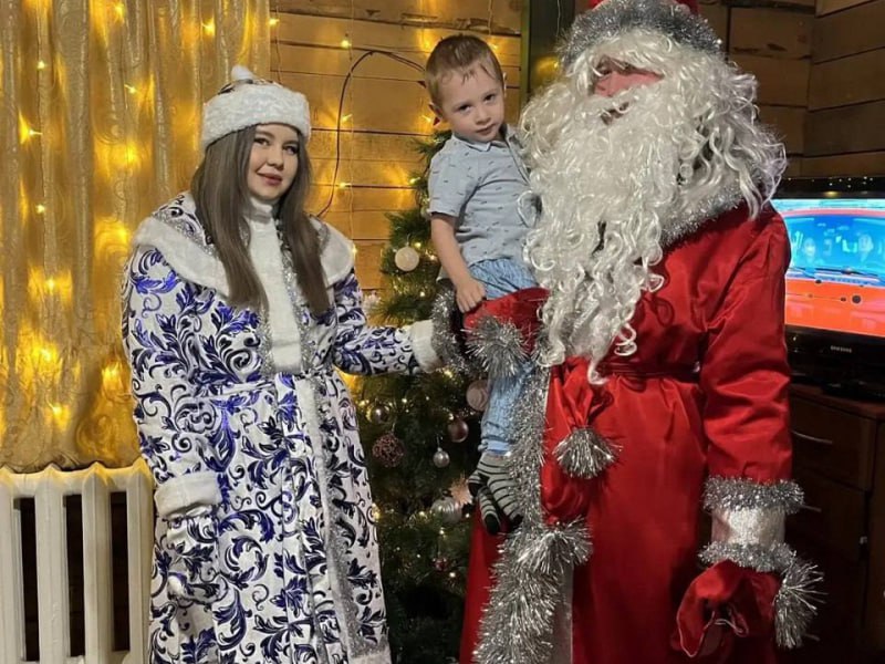 Сотрудники линейного отдела полиции на станции Биробиджан подарили детям праздничное настроение Сотрудники линейного отдела полиции на станции Биробиджан подарили детям праздничное настроение