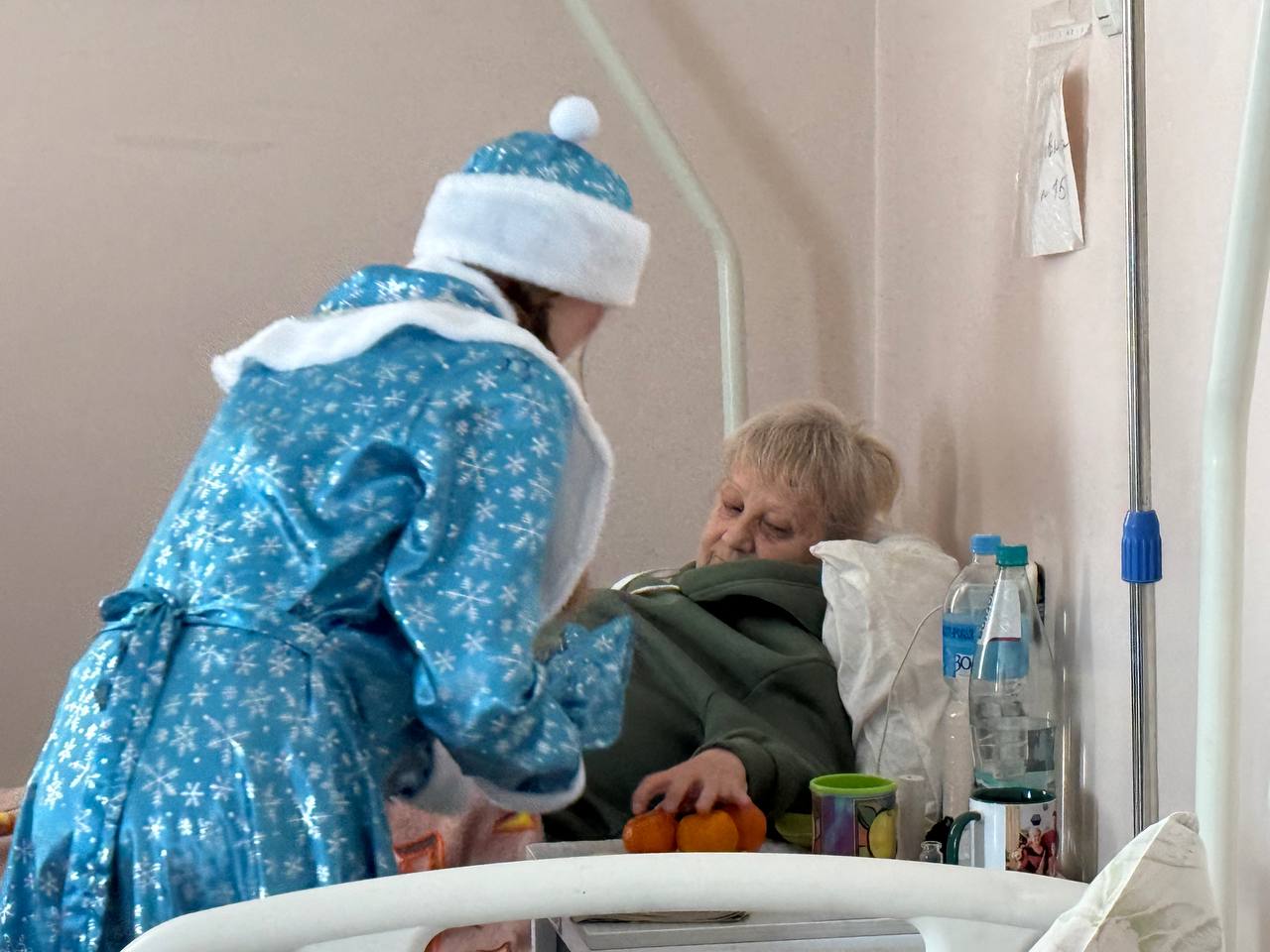 Акция «Снежинка добра» посетила областную больницу в Биробиджане Акция «Снежинка добра» посетила областную больницу в Биробиджане