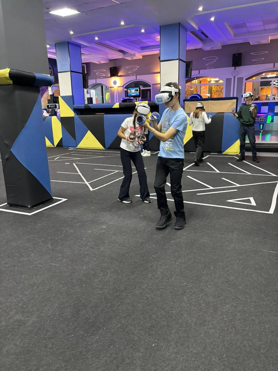 Работники органов прокуратуры поздравили детей с наступающим Новым годом Работники органов прокуратуры поздравили детей с наступающим Новым годом