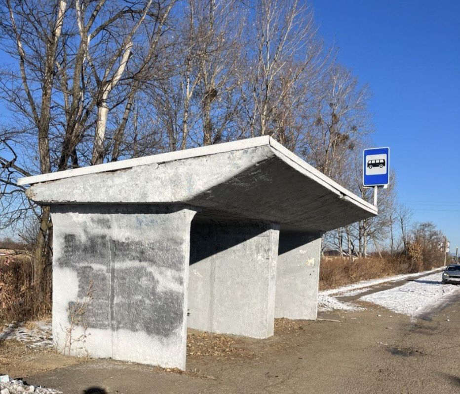 В Биробиджанском районе прокурор потребовал привести в нормативное состояние остановочные пункты на автомобильной дороге «Биробиджан-Головино»