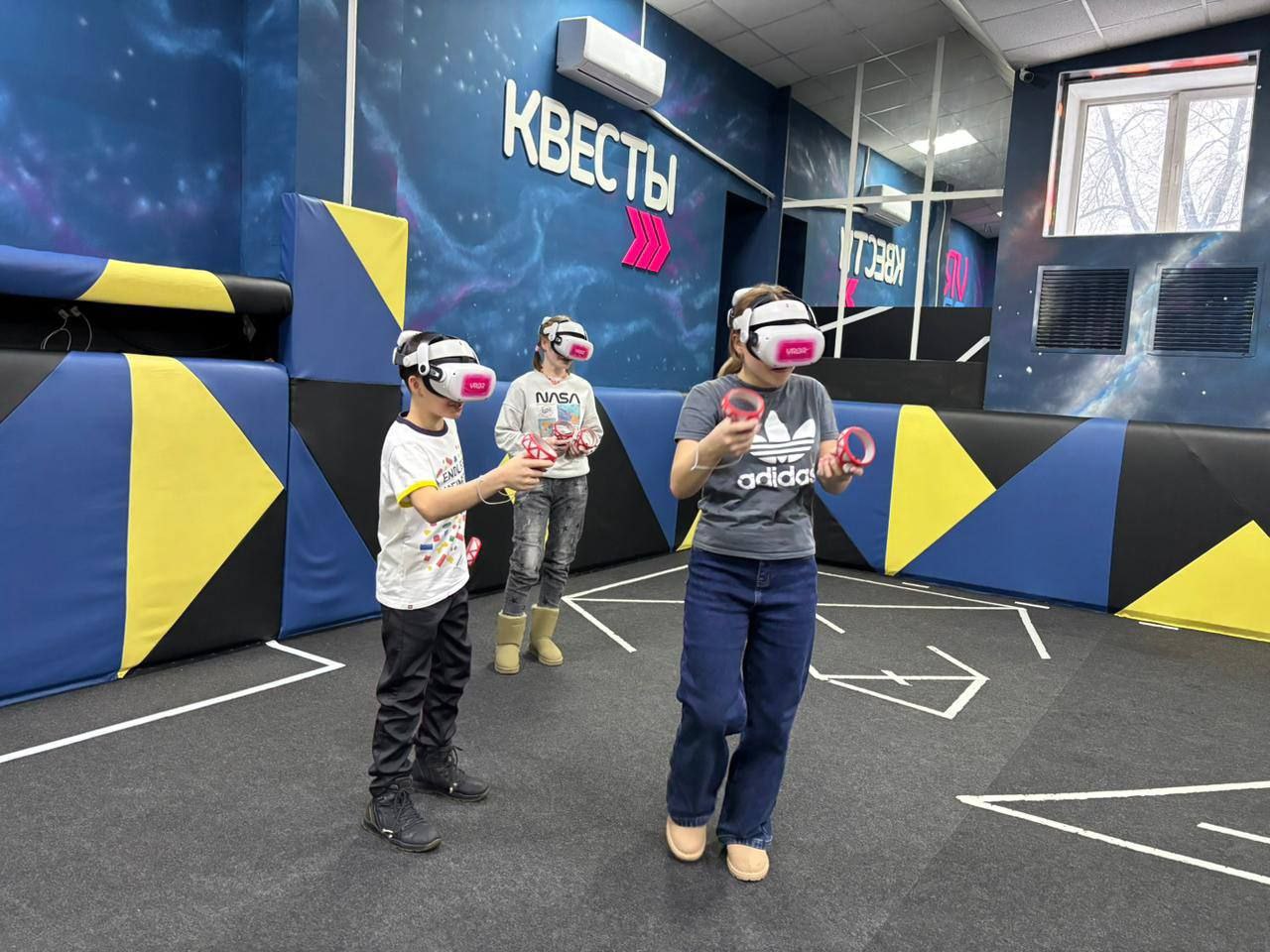 Работники органов прокуратуры поздравили детей с наступающим Новым годом Работники органов прокуратуры поздравили детей с наступающим Новым годом