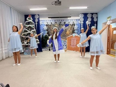 В рамках Всероссийской акции #ПолицейскийДедМороз следователи УМВД России по ЕАО поздравили воспитанников подшефного детского дома