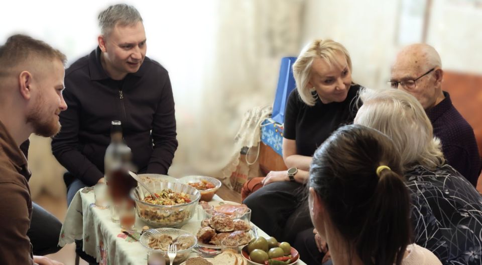 Губернатор ЕАО лично поздравила с Новым годом ветерана Великой Отечественной войны Михаила Федоровича Золотых