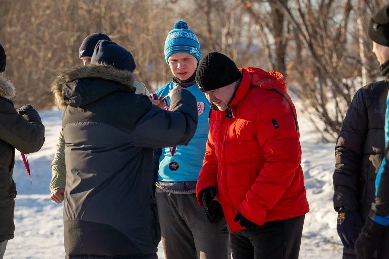 Футбол не боится мороза!. В Биробиджане прошёл настоящий зимний праздник спорта — открытый турнир по мини-футболу на свежем воздухе! 14 команд, адреналин на максимуме и… минус за окном Футбол не боится мороза!. В Биробиджане прошёл настоящий зимний праздник спорта — открытый турнир по мини-футболу на свежем воздухе! 14 команд, адреналин на максимуме и… минус за окном
