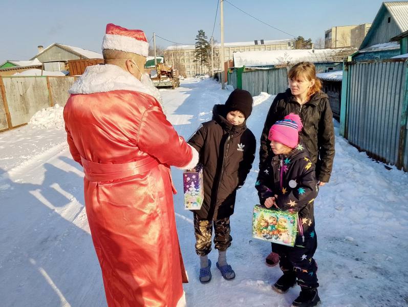 В ЕАО #ПолицейскийДедМороз принес праздник детям Ленинского района В ЕАО #ПолицейскийДедМороз принес праздник детям Ленинского района