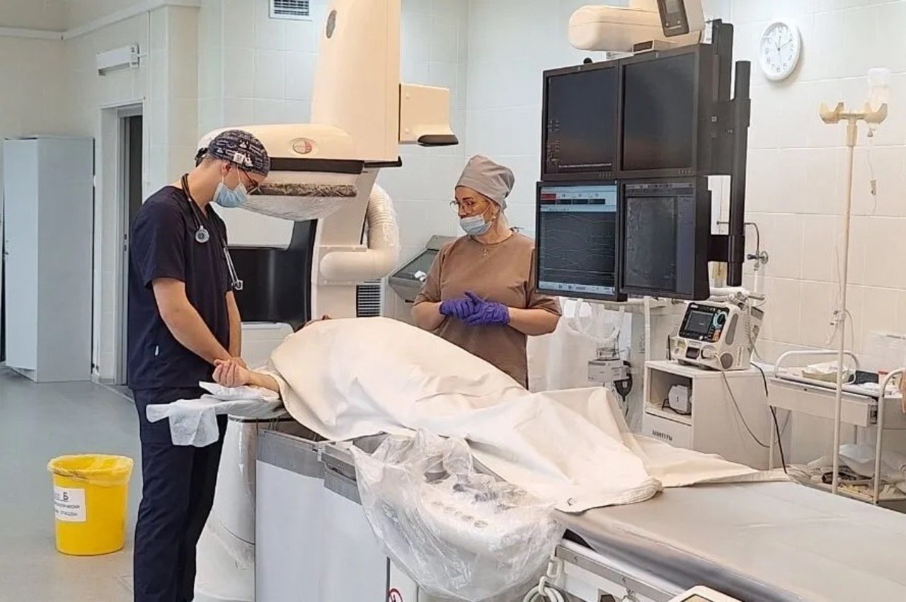 Больше тысячи вмешательств и спасённые конечности: как отделение рентгенохирургии развивает сосудистую помощь в ЕАО
