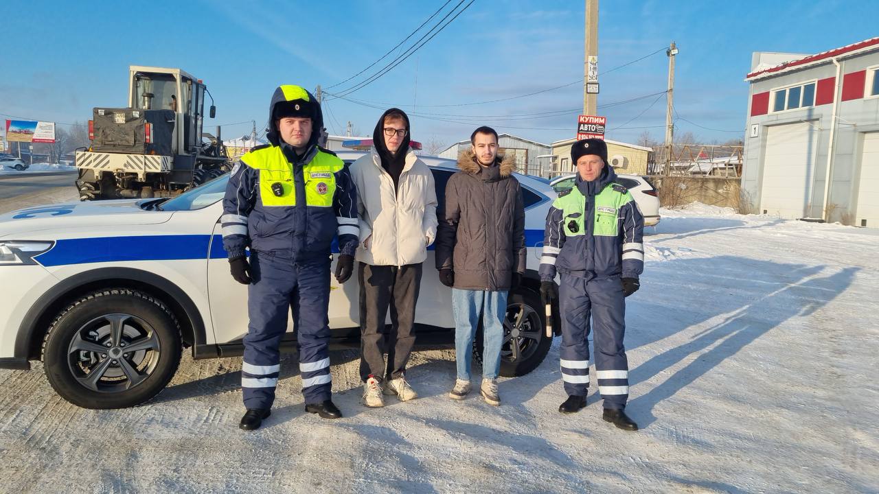 «Студенческий десант» продолжается: студенты из Биробиджана погрузились в работу ГИБДД «Студенческий десант» продолжается: студенты из Биробиджана погрузились в работу ГИБДД