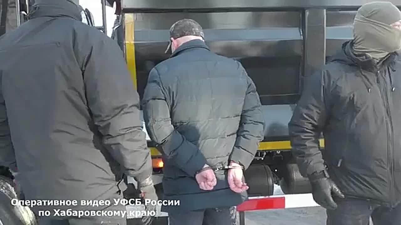 В Хабаровске арестованы директор Казачьего кадетского корпуса и ее муж за взятку