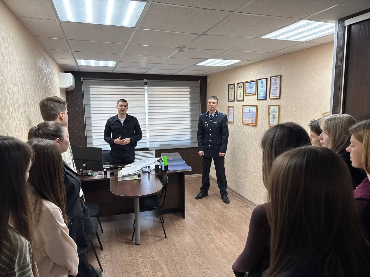 В рамках всероссийской акции студенческий десант высадился в гостях у следователей В рамках всероссийской акции студенческий десант высадился в гостях у следователей