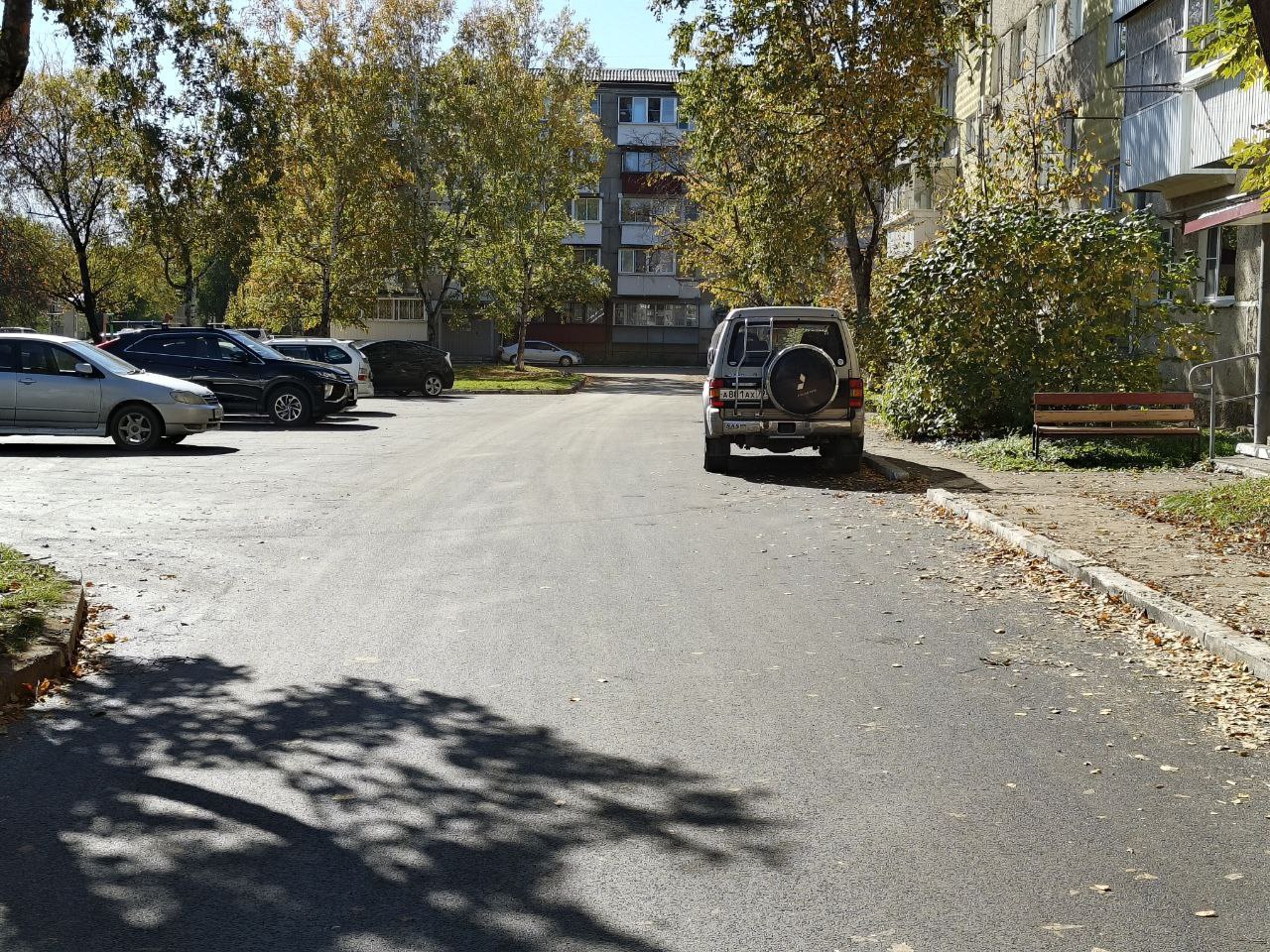 За три года новый асфальт получили междворовые проезды в микрорайонах Биробиджана За три года новый асфальт получили междворовые проезды в микрорайонах Биробиджана