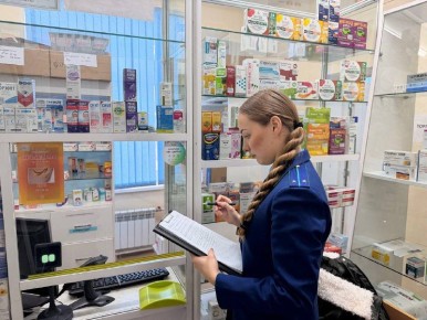 Сбились счёты: прокуратура заставила аптеки Облученского района исправить «липовую» информацию по препаратам