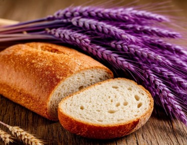 Удивительный хлеб из пророщенной фиолетовой пшеницы: простой взгляд на необычное