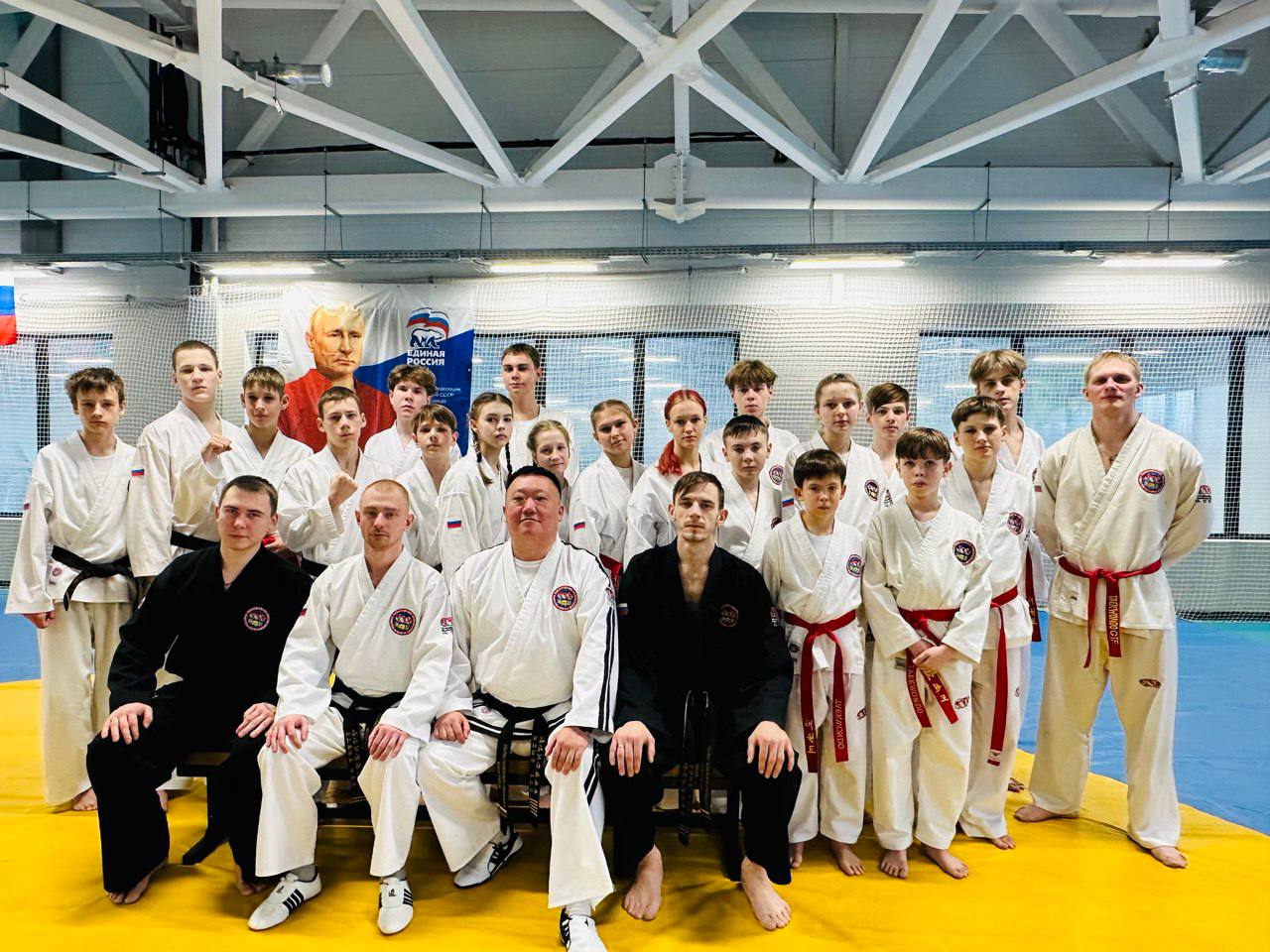 Аттестация на красные и чёрные пояса по тхэквондо ГТФ прошла в Биробиджане Аттестация на красные и чёрные пояса по тхэквондо ГТФ прошла в Биробиджане