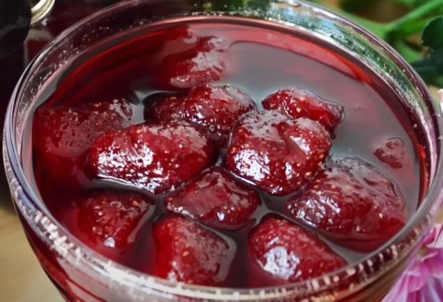 Волшебство клубничного варенья: семь рецептов на зиму