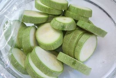 Как приготовить кабачки с хрустящей корочкой: секреты идеальной закуски