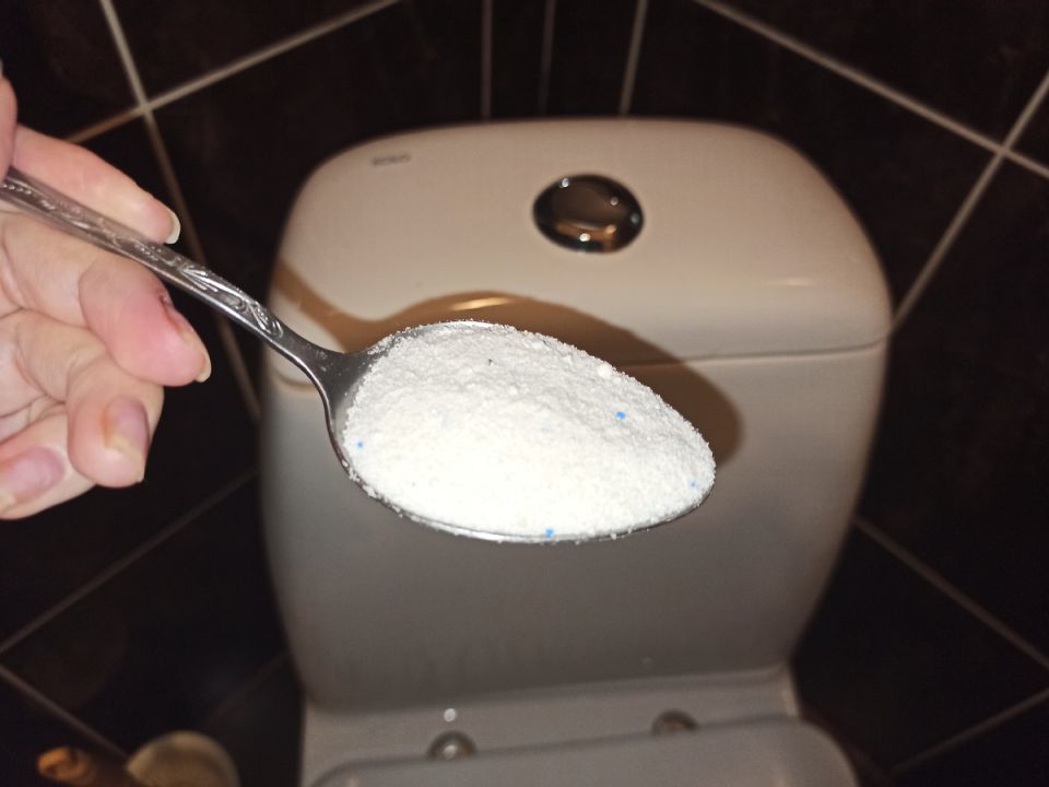 Эффективное очищение унитаза с помощью обычной соды