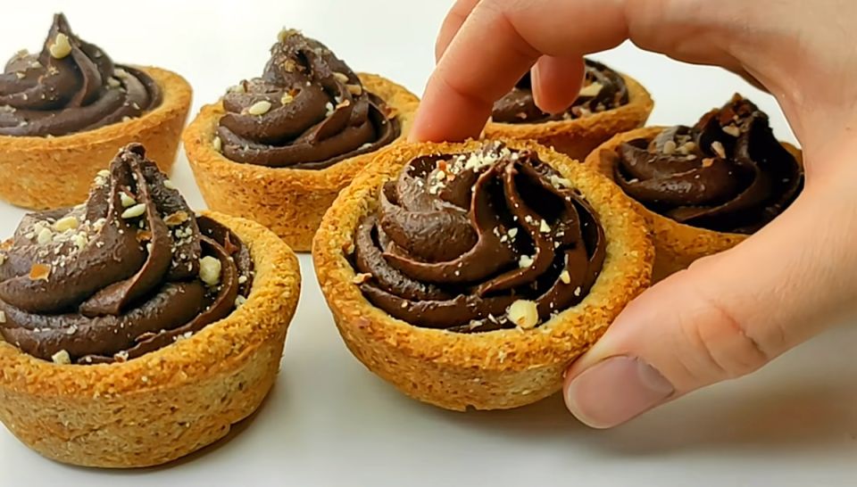 Низкоуглеводные корзиночки с шоколадным кремом